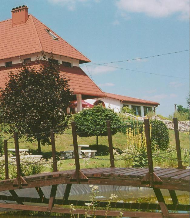 Zajazd Kosynier Wegrzce Bagian luar foto